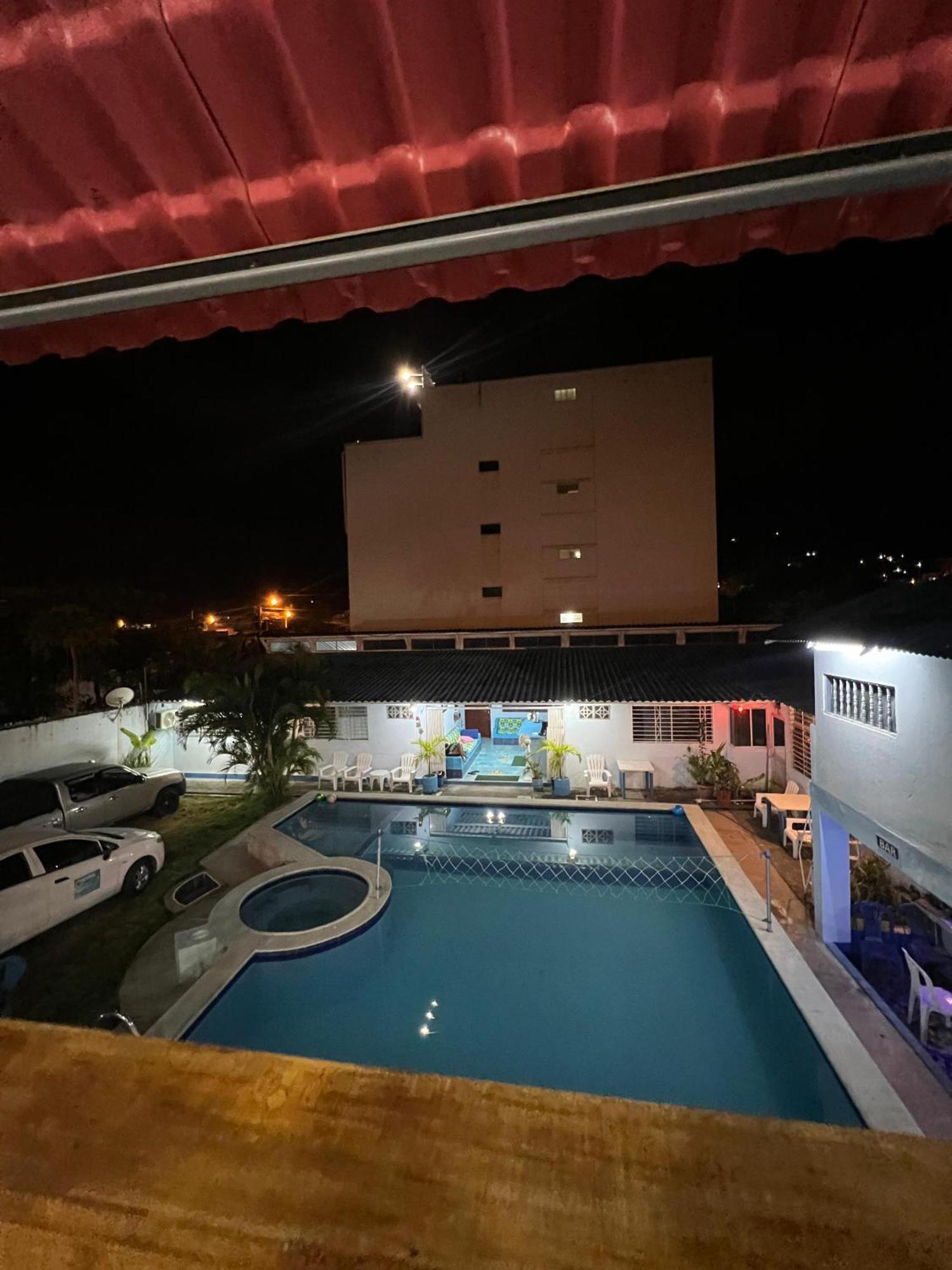 Hostal Aruba Atacames Exteriör bild