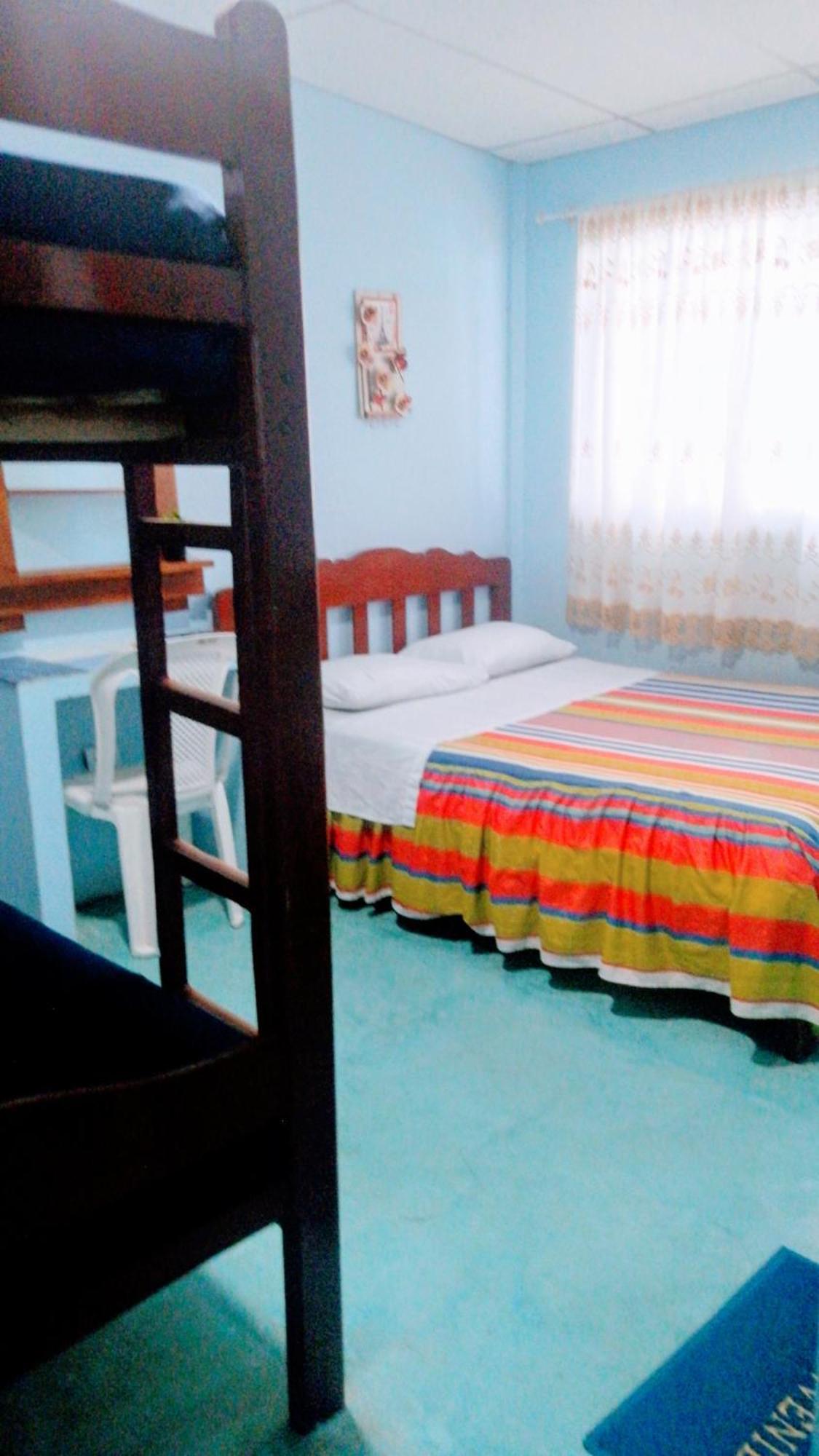 Hostal Aruba Atacames Rum bild